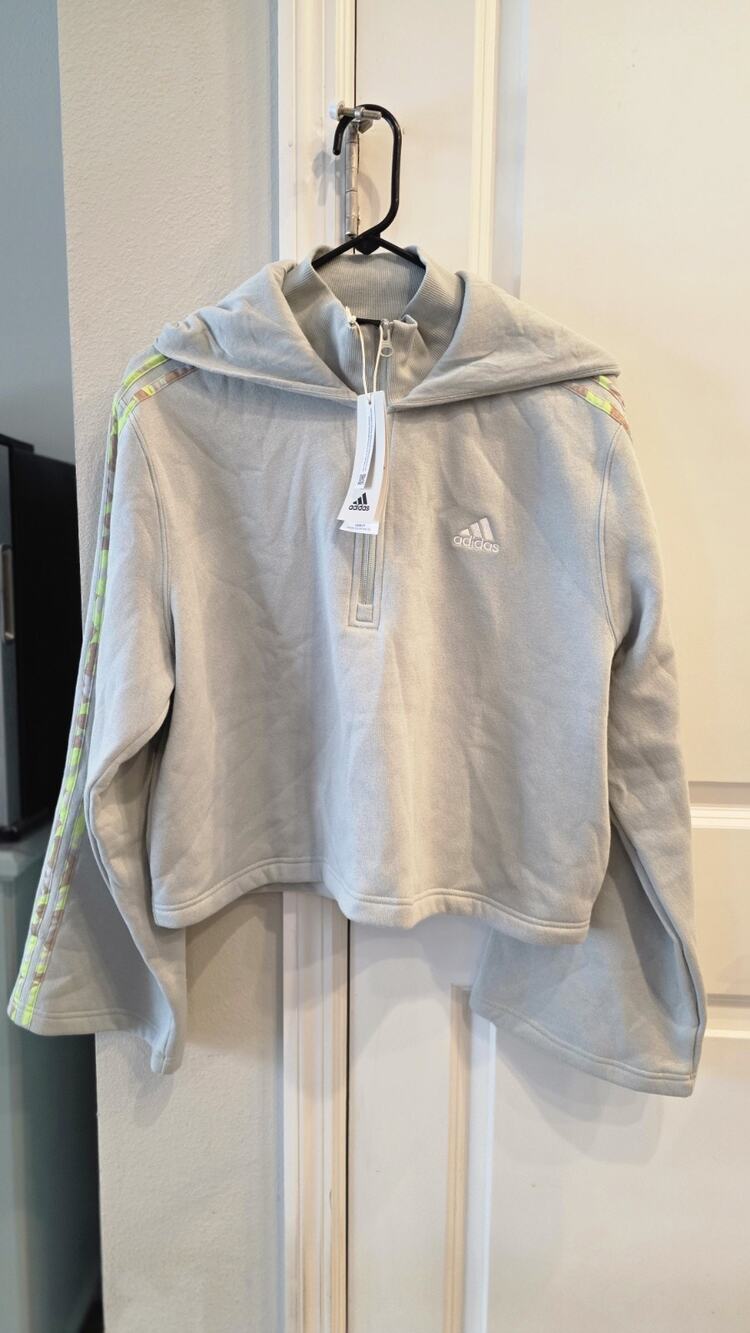 NWT Adidas 3/4 Zip Cropped Pullover Hoodie Size Large W/flare Sleeves.